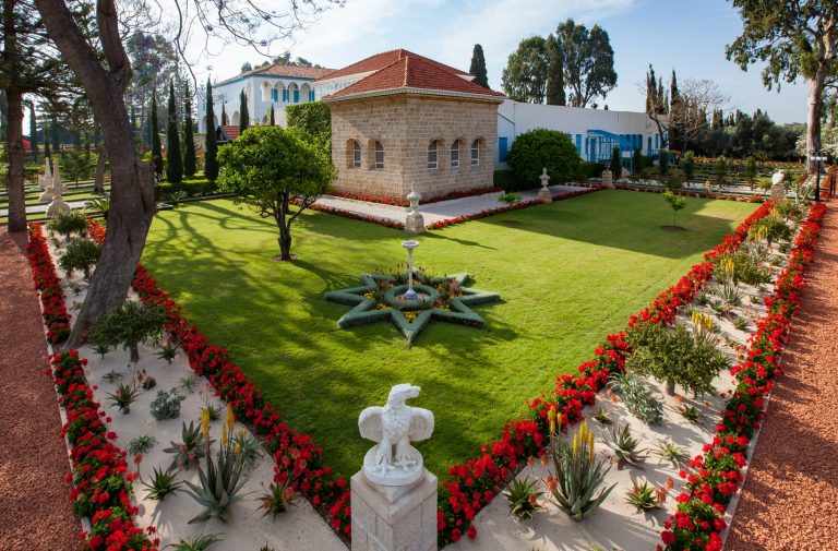 Santuario de Bahá'u'lláh, en Akká, Israel.
